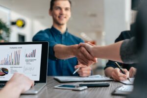 مخطط استراتيجيات الاحتفاظ بالعملاء لنجاح 2025